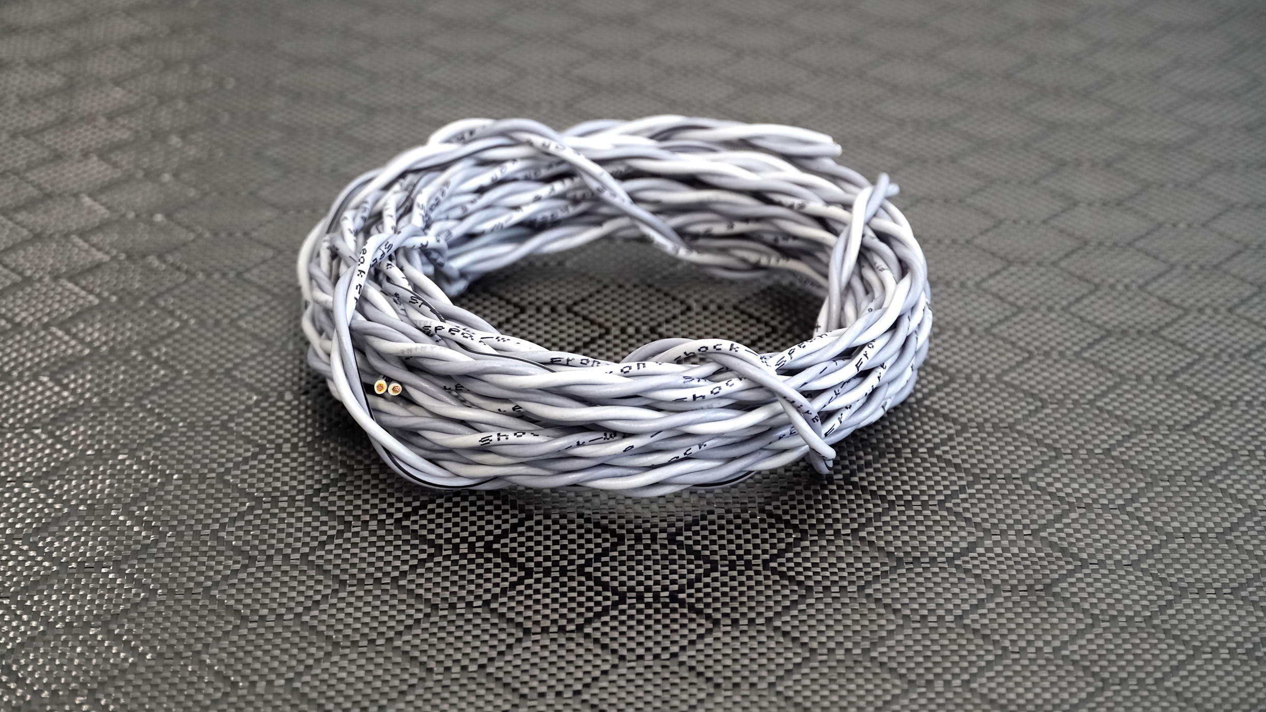 Twisted Speaker wire pair Gray 16 AWG Shock-Wire©