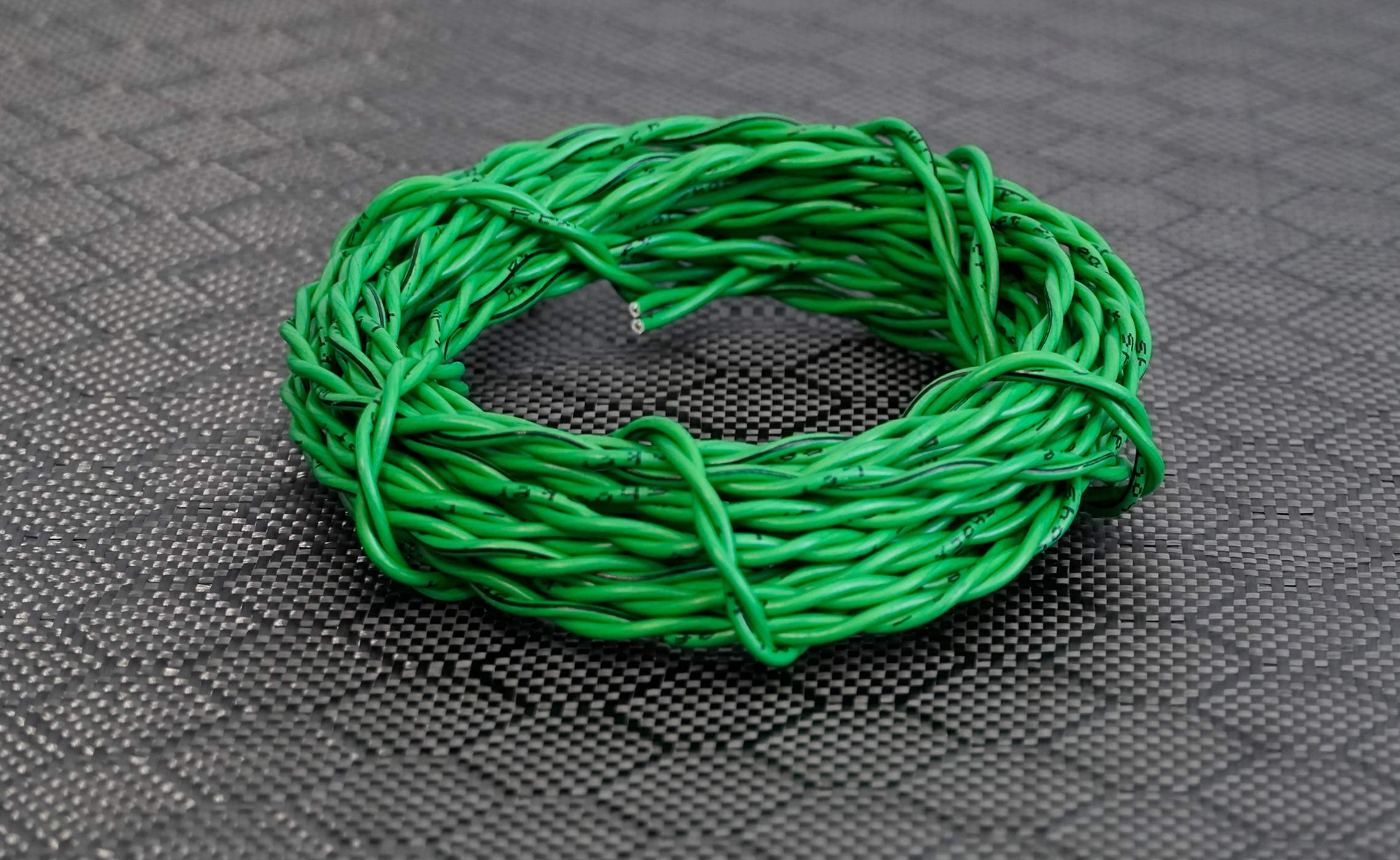 Twisted Speaker wire pair Green 20 AWG Shock-Wire©