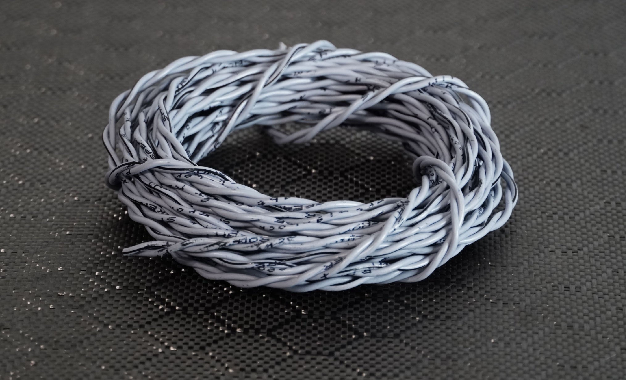 Twisted Speaker wire pair Gray 20 AWG Shock-Wire©