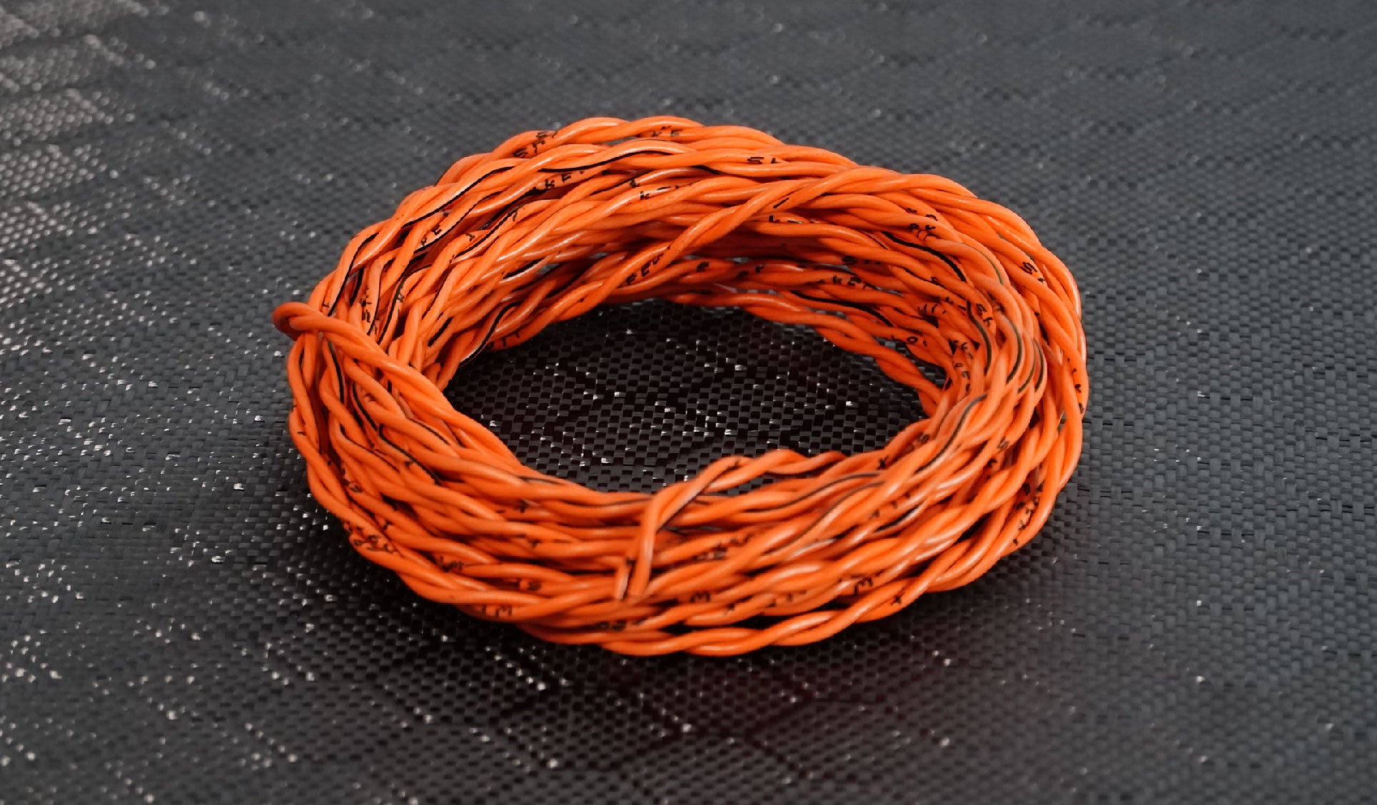 Twisted Speaker wire pair Orange 20 AWG Shock-Wire©